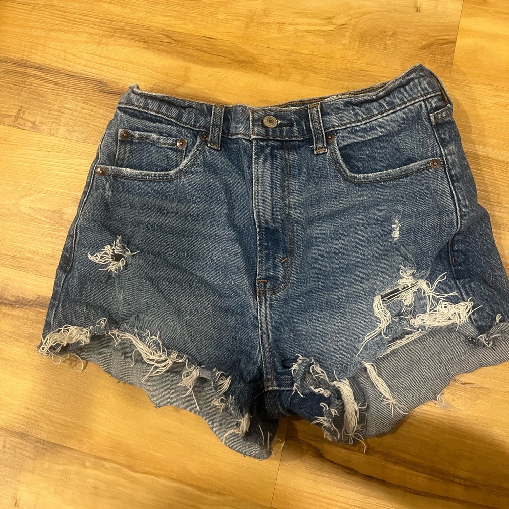 Abercrombie high rise mom shorts